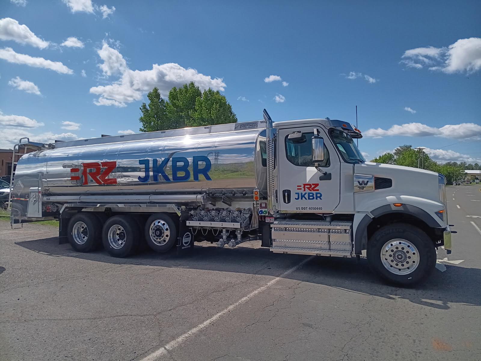 Jkbr-fuel-transport-truck-3